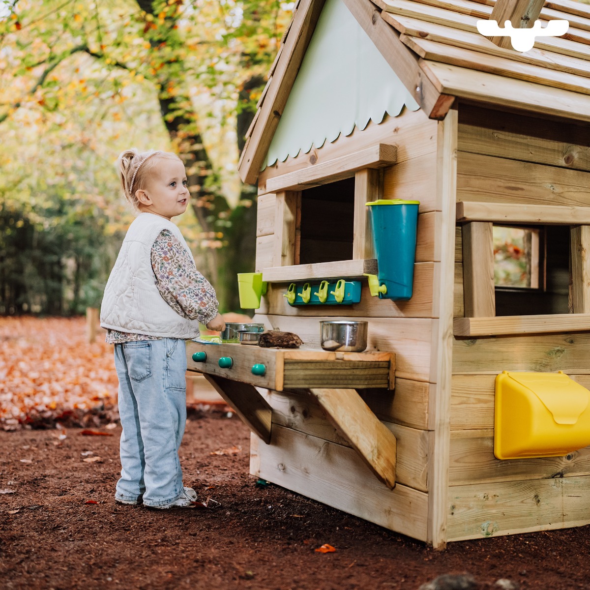 Xtra-Muddy mud kitchen 835386